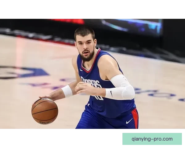 李凯尔：华子实力出众能融入球队 客场战胜强队才有总冠军希望